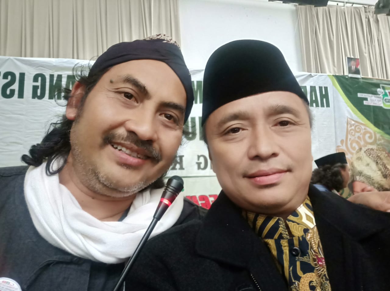 Satu Panggung dengan Kang Sastro Al-Ngatawi